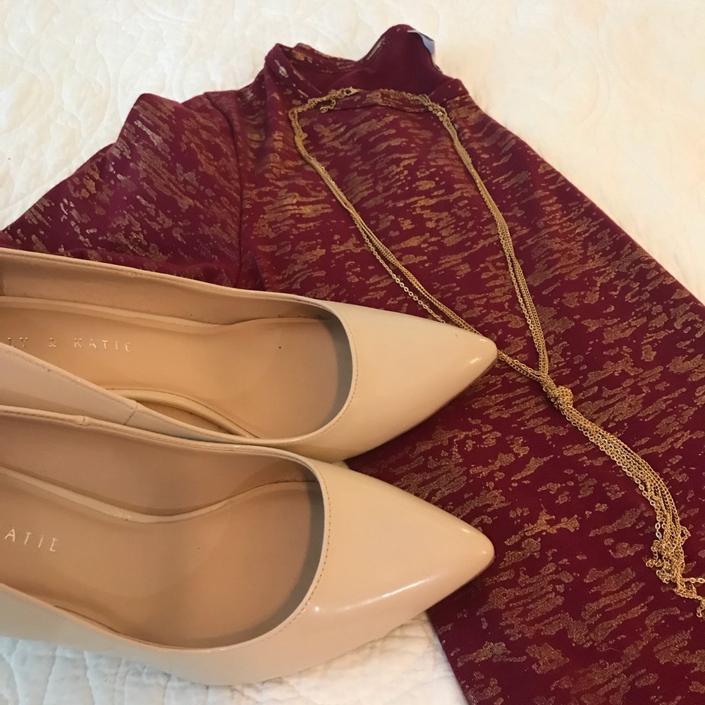 LulaRoe Julia Dress with amazing gold foil print
